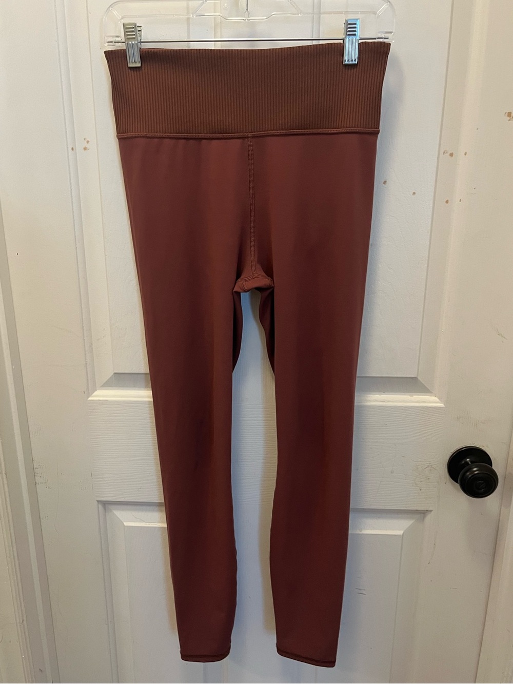 💕 EUC Vuori Rib Studio Leggings in Cedar (?) - Size Medium